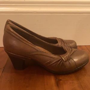 Cobb Hill New Balance Sz 7 Leather Slip on Pump